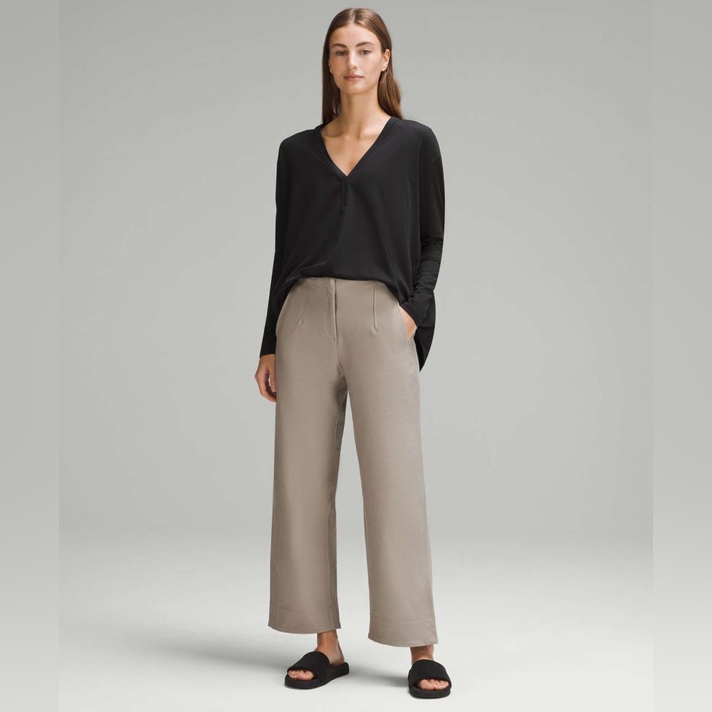 Lululemon Back In Action V-Neck
Long-Sleeve Shirt 8